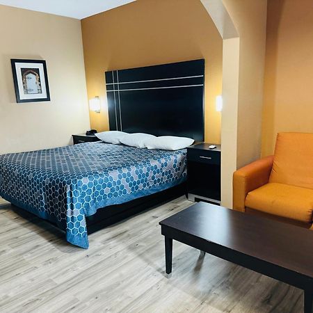 Executive Inn & Suites Floresville Ngoại thất bức ảnh