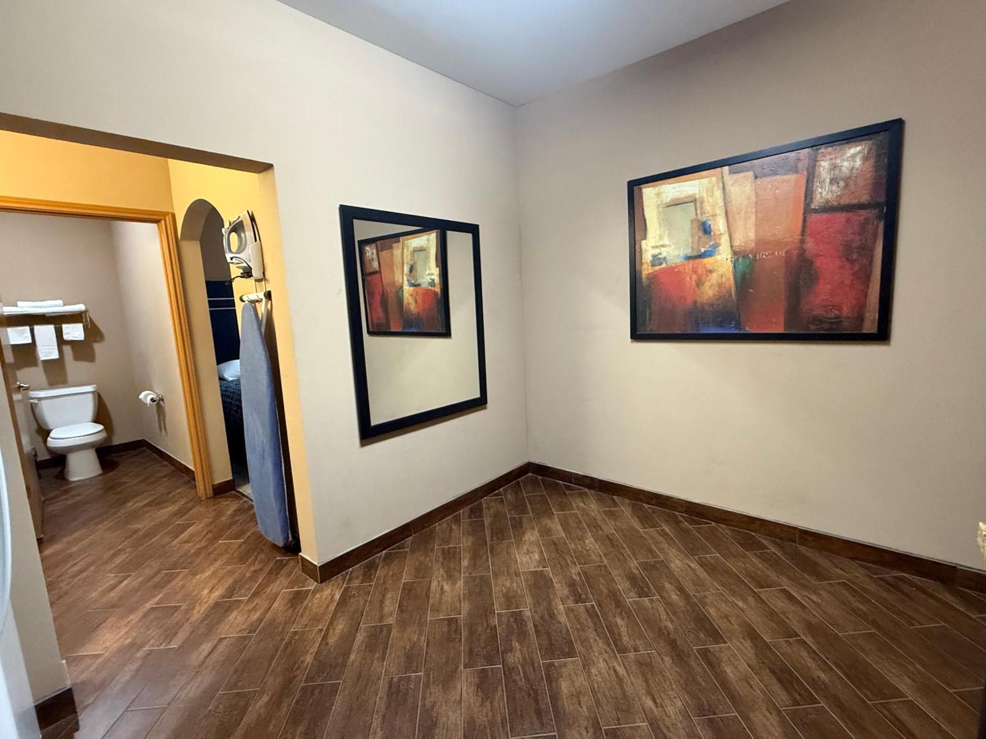 Executive Inn & Suites Floresville Ngoại thất bức ảnh